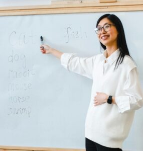 B2B vs. B2C in EdTech Different Approaches to Market