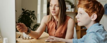 Learning on the Fly with AI-Powered Microlearning