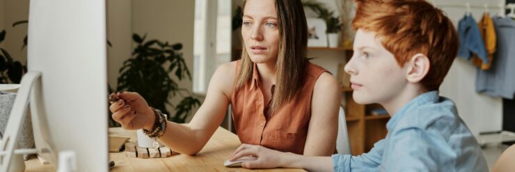 Learning on the Fly with AI-Powered Microlearning