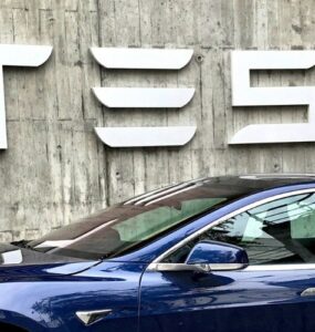 Essential Leadership Qualities: Traits Elon Musk Masters and Those He Misses