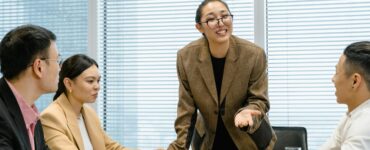 5 Team Leadership Skills That Break Gender Barriers & Promote Workplace Equality