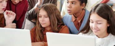 Digital Teaching Board Transforming Corporate Learning and Education