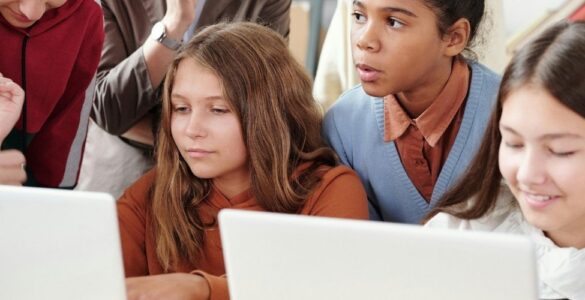 Digital Teaching Board Transforming Corporate Learning and Education